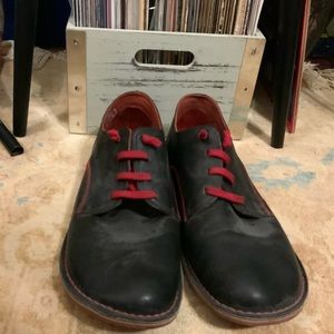 Black and Red Vintage Camper Shoes